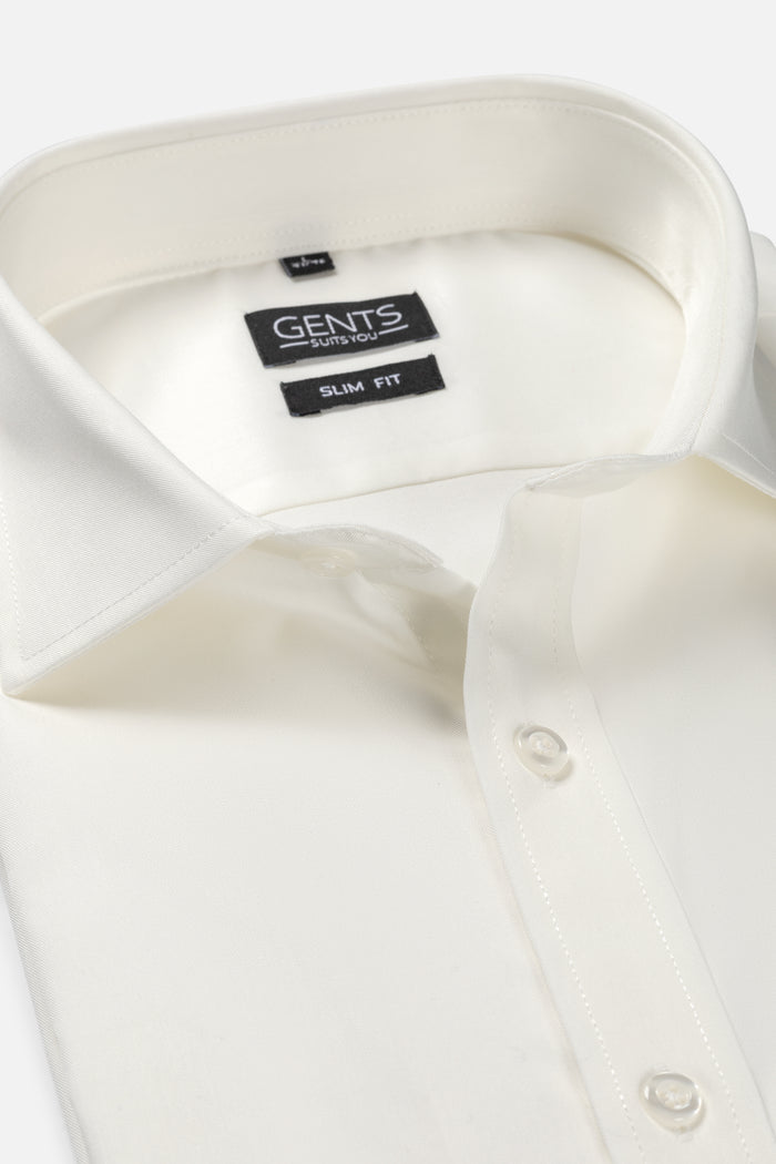 Bamboo twill off-white slim fit shirt collar and buttons close-up image.