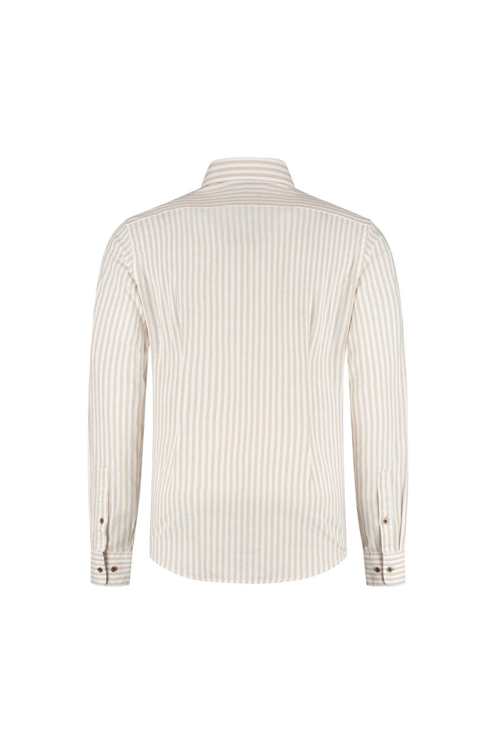 A back view of the Blumfontain balkstreep beige shirt featuring a light beige striped pattern.
