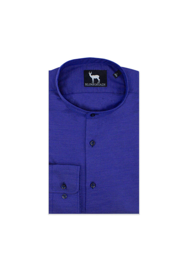 Blumfontain mao kraag navy shirt in deep navy cotton with Mao collar and button detail.