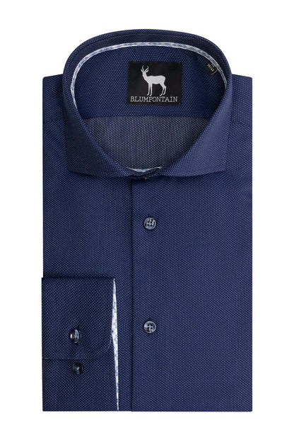 Blumfontain polkadot navy katoenen overhemd met subtiele polkadotdetails.