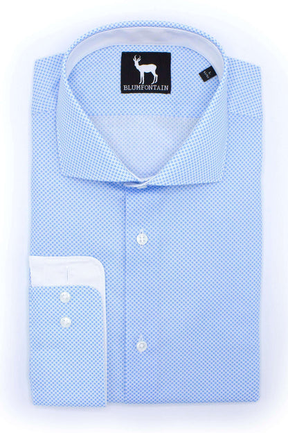 Blumfontain print lichtblauw shirt met een lichte blauwe kleur en een stijlvolle kraag.