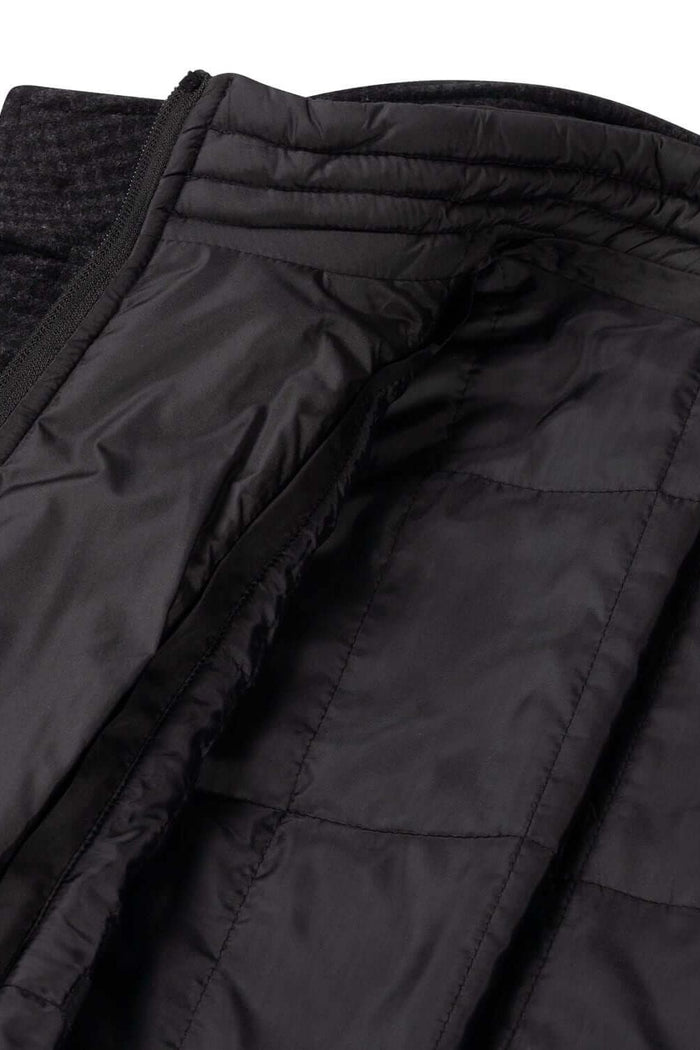 Coat houndstooth windvanger zwart-grijs close-up van warme voering en uitneembare windvanger.