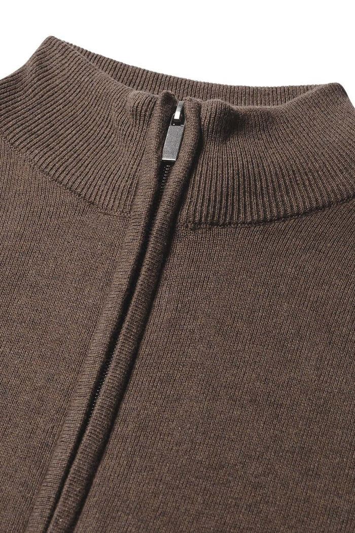 Full zip chocoladebruin katoenvest met volledige ritssluiting in ademend ontwerp.