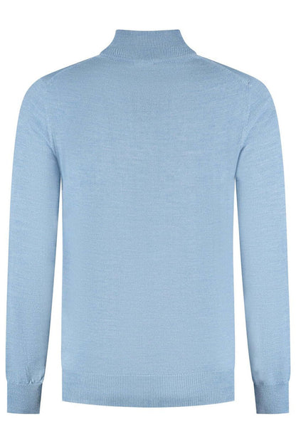 Halfzip merinoblend lichtblauw - achterkant van lichte merinoblend trui met halfzipping in lichtblauwe kleur.