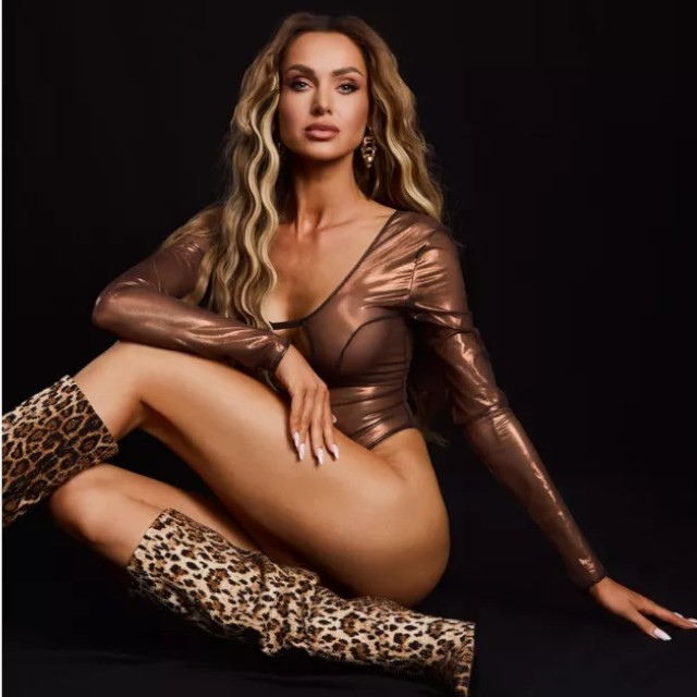 Lenjerie sexy teddy OBSESSIVE Soranna, body erotic mulat din plasă, reflexe aurii, transparent, mărime S/M