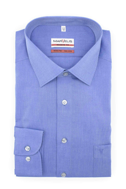 Marvelis modern-fit denim blauw ademend katoenen overhemd met denim-stijl rechtshandig opgevouwen.