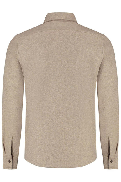 Overshirt beige, beige overshirt met lange mouwen en kraag, achterkant zichtbaar.