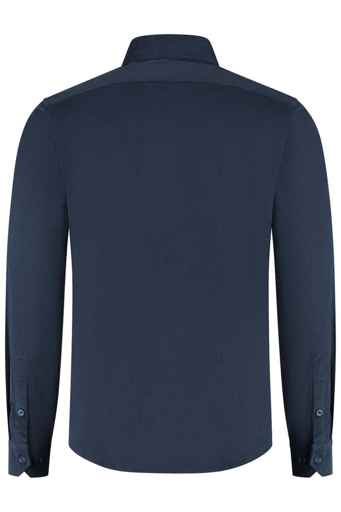 Overshirt corduroy blauw, donkerblauwe achterzijde van katoen met knoopsluiting.