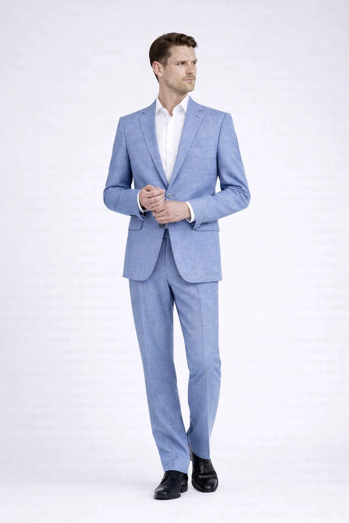 Pak linnenblend duifblauw model met stijlvolle stretch en verfijnde afwerking voor diverse gelegenheden.