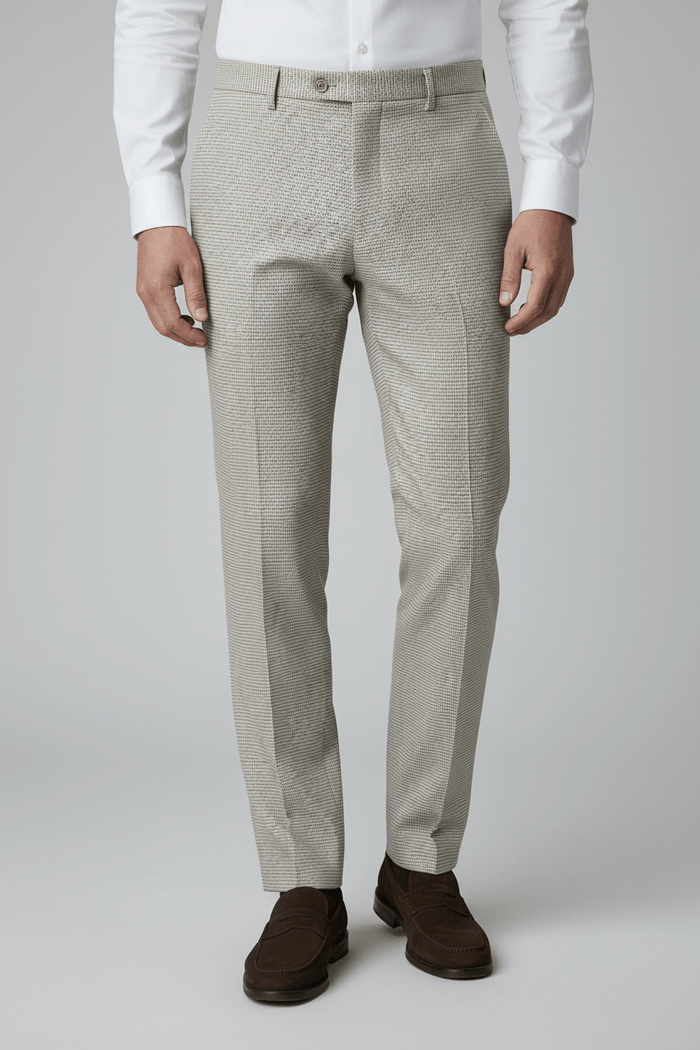 Pantalon pied-de-poule beige met unieke structuur, stijlvolle pasvorm en hoge kwaliteit.
