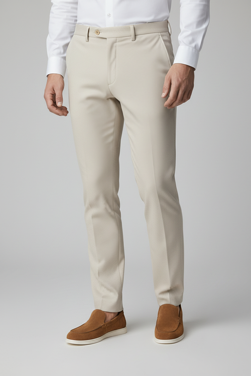Pantalon stretch pique zand, zandkleurige stretch-pique broek voor daglang comfort en stijl.