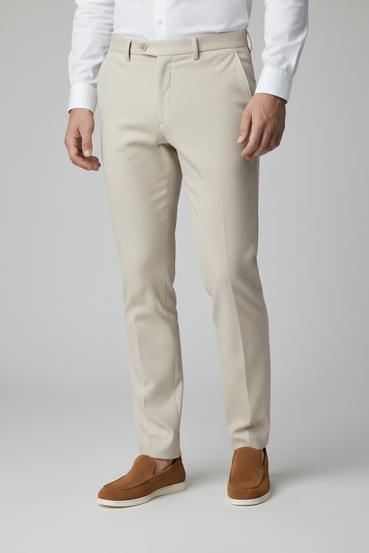Pantalon stretch pique zand, zandkleurige stretch-pique broek voor daglang comfort en stijl.