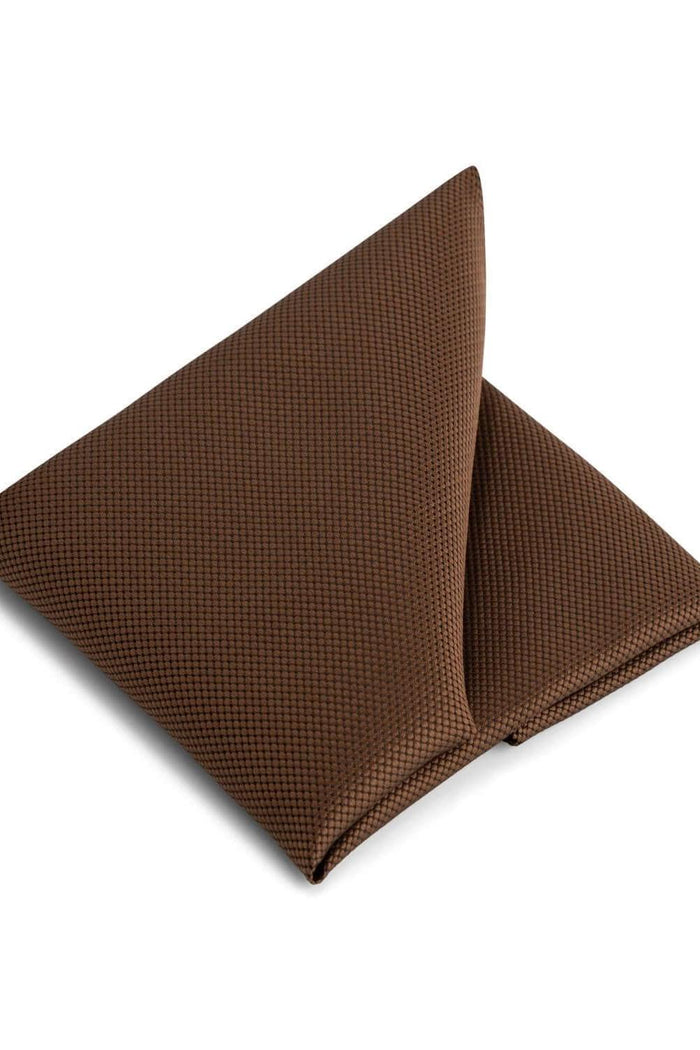 Pochet PE bruin, een kreuktbestendige, vormvaste en onderhoudsvriendelijke bruine accessoire.
