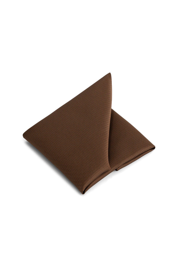 Pochet PE bruin, kreukbestendig en onderhoudsvriendelijk bruine accessoire voor een elegante uitstraling.