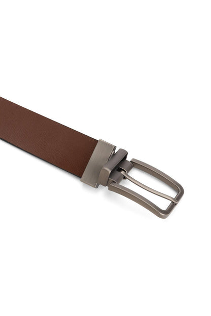 Reversible riem leder zwart/bruin met draaibare gesp, detail van de bruine kant.