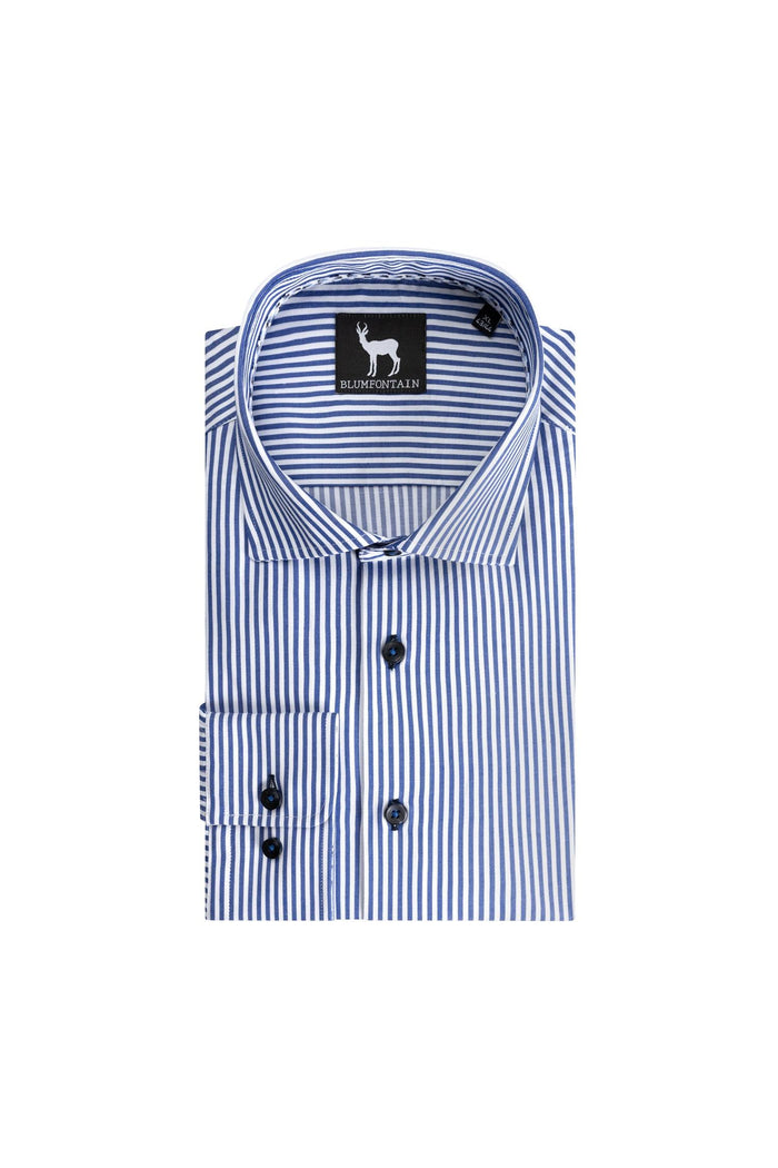 Streep blauw-wit verticale katoenen overhemd met semi-spread kraag, perfect voor casual en zakelijke outfits.