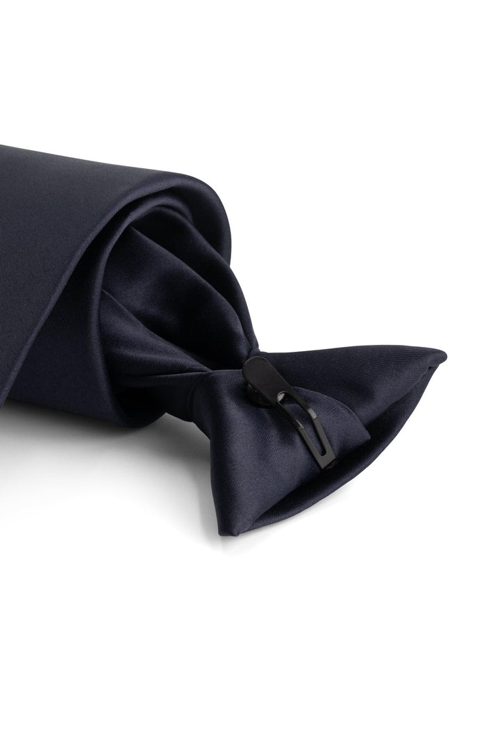Stropdas clip on donkerblauw, kreukbestendig met een stijlvolle knoop.