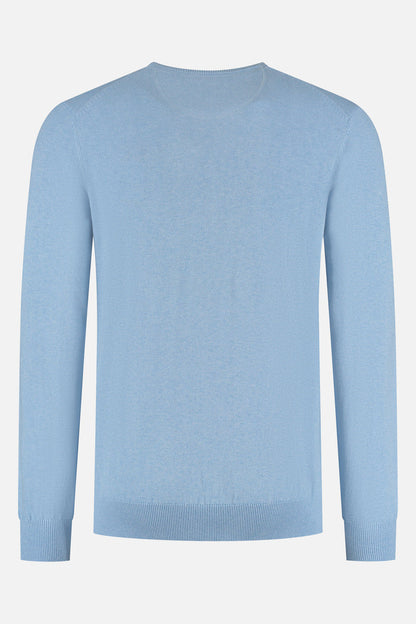 Trui ronde hals katoen lichtblauw, achterkant van de trui in lichtblauwe kleur, perfect voor casual occasions.