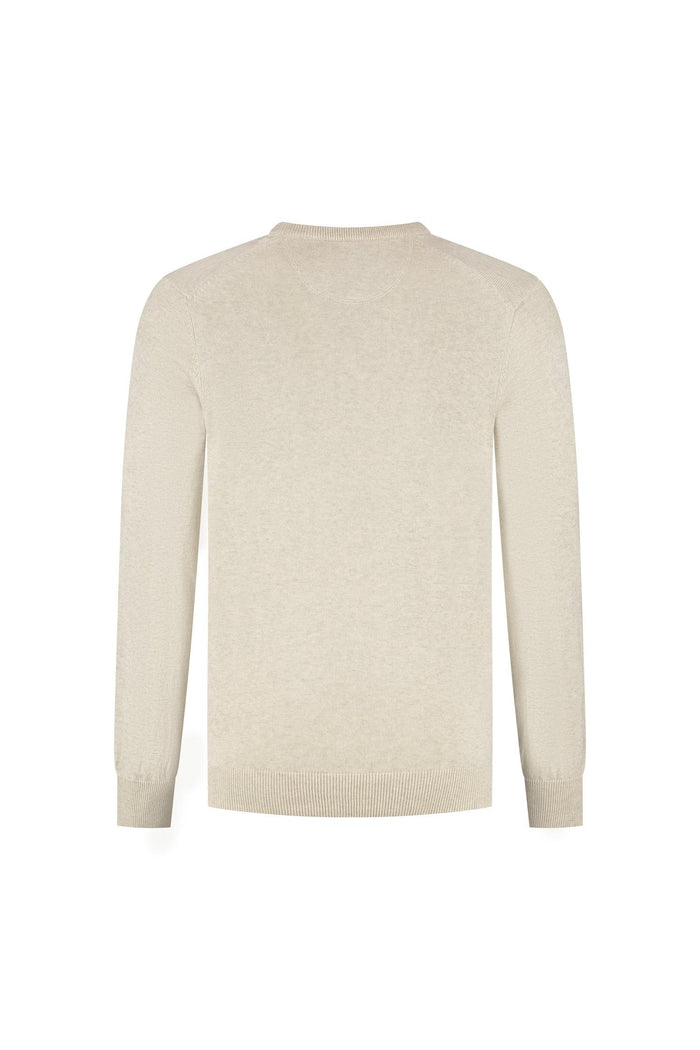 Trui V-hals softcotton zand, achteraanzicht van ademende, veelzijdige 100% katoenen trui.