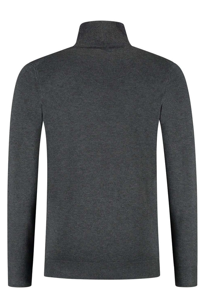 Turtle neck donkergrijs, gebreide koltrui met hoge rolkraag, achteraanzicht.