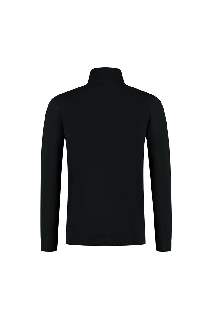 Turtle neck zwart, fijngebreide coltrui met ademend, vormvast comfort, achterkant van het kledingstuk.
