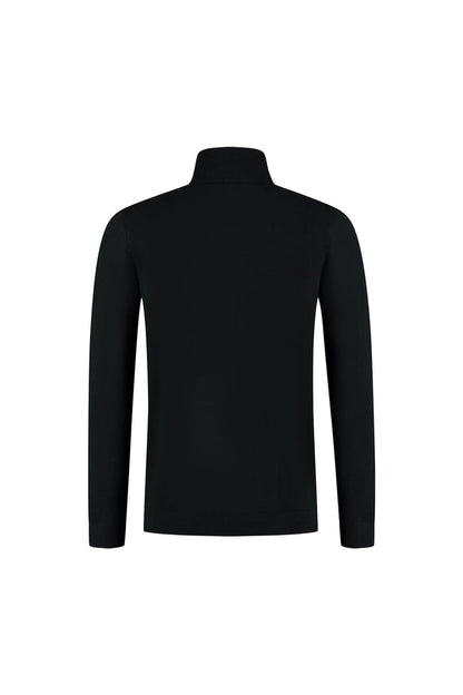 Turtle neck zwart, fijngebreide coltrui met ademend, vormvast comfort, achterkant van het kledingstuk.